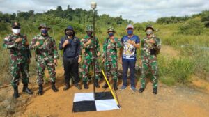 Anggota Satgas Yonif 144/JY Mendampingi Giat CBDRF Tim Dari Dittopad dan BIG di Perbatasan