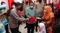 Wakapolda dan Wagub Kaltim Tinjau Vaksinasi Anak dan Lansia di Berau