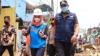 Plt Wali Kota Bekasi dan Kapolres Metro Bekasi Kota Tinjau Langsung Lokasi Banjir