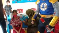 Wow . . . Power Ranger Temani Anak – Anak Vaksinasi Covid-19