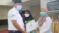 Plt Wali Kota Bekasi Serahkan Distribusi Bantuan Dana Zakat Secara Simbolis