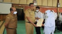 Serahkan SK Untuk 227 CPNS, Plt. Wali Kota Tegaskan Berikan Pelayanan Terbaik, Tanggung Jawab, Loyalitas, serta Jaga Nama Baik Pemerintah