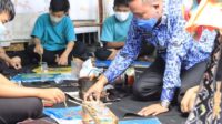 Plt Wali Kota Bekasi Bersama Plt Ketua TP PKK Kunjungi Pelatihan Batik Bagi Anak-anak Disabilitas