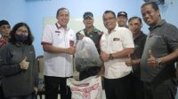 Plt. Wali Kota Bekasi Tri Adhianto Serahkan 50.000 Bibit Ikan Lele ke Kelompok Tani