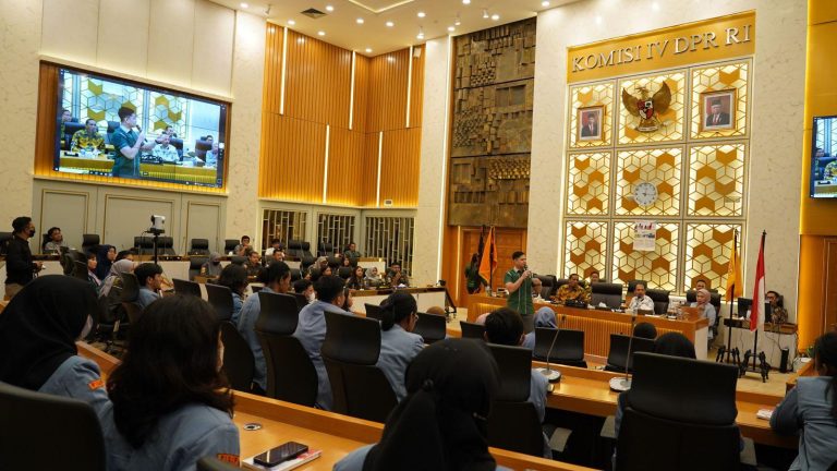 HIMA FISIP Universitas Moestopo DPR RI 3.jpeg (1)