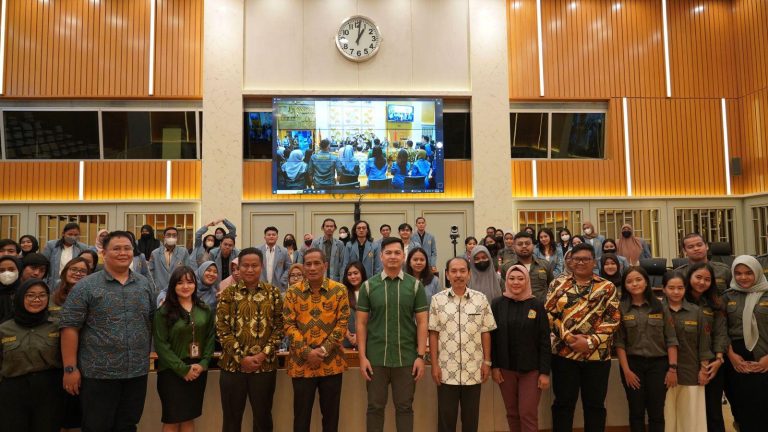 HIMA FISIP Universitas Moestopo DPR RI 4.jpeg