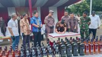 Jelang Ramadhan, Kejari Jakarta Pusat Musnahkan Barang Bukti Narkoba dan Ribuan Botol Miras Import