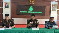 Kejari Jakbar Terima Pembayaran Denda Korupsi Terpidana Suhartono dan Iwan Setiawan Sebesar Rp.400 Juta