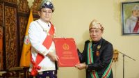 H Kms Ridwan Anthony Taufan terima Gelar DPMP dari Sultan Palembang Darussalam