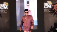 Gani Muhamad Tampilkan Budaya Khas Busana Melalui Desainer Kota Bekasi di BCFM 2024