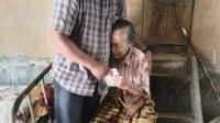 Pemdes Lhok Dalam Salurkan BLT -DD serta Beri Santunan untuk Warga