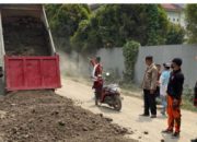 Desa Manunggal Deli Serdang Benahi Diri . Tokoh Pemuda dan Warga Bekerjasama Perbaiki Jalan