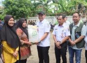 Wali Kota Lubuk Linggau Serahkan Bantuan Pangan Beras