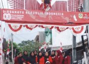 Semarak HUT RI Ke-80, Warga RT 03/08 Rawa Kalong Bangun Gapura Mirip Istana IKN