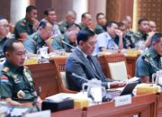 Panglima TNI dan Menhan RI Hadiri Raker dengan Komisi I DPR RI Bahas Penyesuaian Anggaran 2026