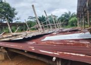 Angin Kencang Porak-Porandakan Pajak Desa Mukti Lincir Kecamatan Kota Baharu