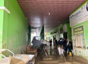 TNI Bersihkan Puskesmas Terdampak Banjir di Aceh Tamiang