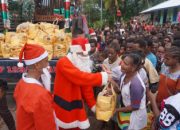 Satgas Yonif 123/Rajawali Tebar Kasih Natal hingga Pelosok Papua, Hias Kendaraan dan Bagikan 1.409 Paket Sembako