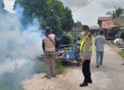 Pasca Banjir Polres Aceh Singkil Bersama Dinkes Adakan Fogging Massal Antisipasi Wabah Penyakit Menular