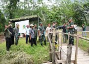 Jembatan Gantung Penghubung 3 Desa di Blitar Ditargetkan Rampung Akhir Januari