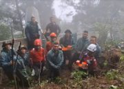 Lima Hari Berjibaku Dengan Kerasnya Alam Bulusaraung, TNI AD Temukan Black Box ATR 42-500