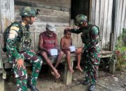 Anjangsana Ke Rumah Warga Satgas Yonif 521/DY di Kampung Benawa