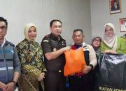 Kejati Jabar Peduli, Salurkan Bantuan Sosial Korban Banjir Bandang di Bandung Barat