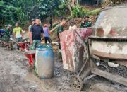 Tak Hanya Kendaraan Saja, Angkong Pun Terlihat Antri Dilokasi TMMD 127 Kodim Wonogiri