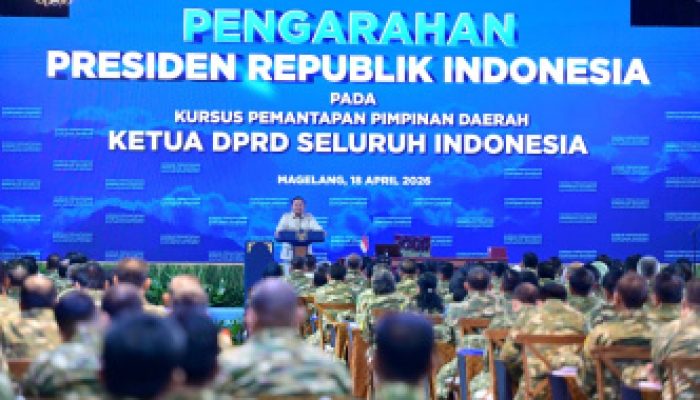 Panglima TNI Dampingi Presiden RI Berikan Pengarahan kepada Ketua DPRD Seluruh Indonesia