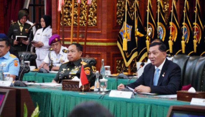Perkuat Kemitraan Strategis Melalui Pertemuan Bilateral, Panglima TNI Dampingi Menhan RI Terima Kunjungan Menhan Jepang 