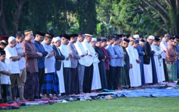Idul Adha Penuh Makna di Lanud Sultan Hasanuddin, Ribuan Warga Ikuti Sholat Id dan Berbagi Kebahagiaan Melalui Kurban