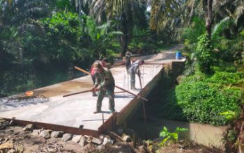 Kodim 0209/LB Rampungkan Pembangunan Jembatan Beton Penghubung Dusun IV Purwosari dan Desa Pulo Jantan