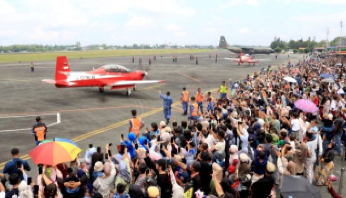 Open Base Jupiter Aerobatic Team di Lanud Sjamsudin Noor, Disambut Meriah Ribuan Warga Banua Padati Apron