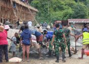 Karya Bhakti Pos Kumurkek dan Pos Aisyo Satgas RI-PNG YONIF 764/IB Bersama Masyarakat Membangun Gereja di Kampung Kumurkek