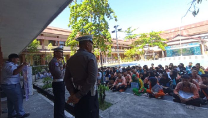 Satlantas Polres Tolitoli Gelar Edukasi Keselamatan Berkendara bagi Siswa SMAN 1