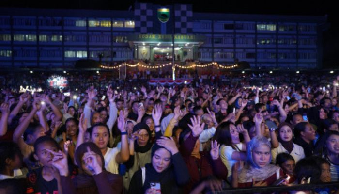 Panggung Hiburan Festival Raimuti 2026 Meriahkan Malam Puncak, Perkuat Kebersamaan TNI dan Rakyat