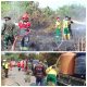 Koramil Sambaliung Gerak Cepat Padamkan Karhutla di RT 7 jalan poros Gurimbang-sukan, Api Berhasil Dikendalikan