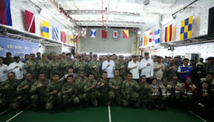 Panglima TNI Bersama Menko Polkam Lepas Satgas Terpadu Port Visit 2026