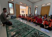 Polsek Dampal Selatan Edukasi Siswa MI Nurul Ilmi Soal Bahaya Bullying dan Pentingnya Disiplin