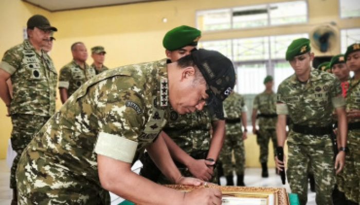Wapang TNI Tinjau Yonif TP 859/RBK dan KDKMP di Papua